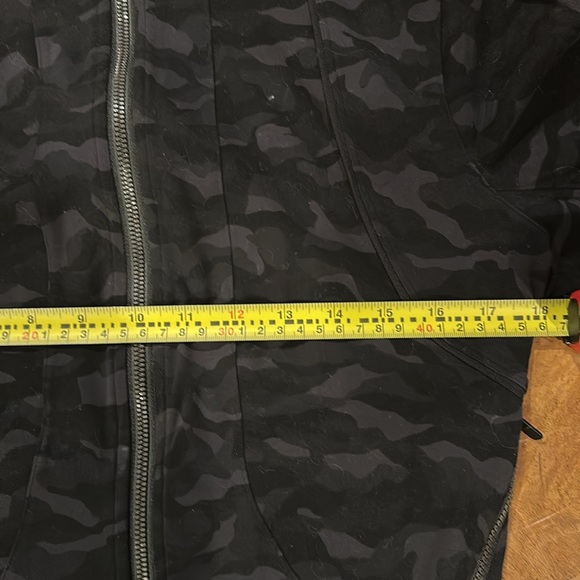 Lululemon Black Camouflage  zip up jacket - Picture 10 of 13
